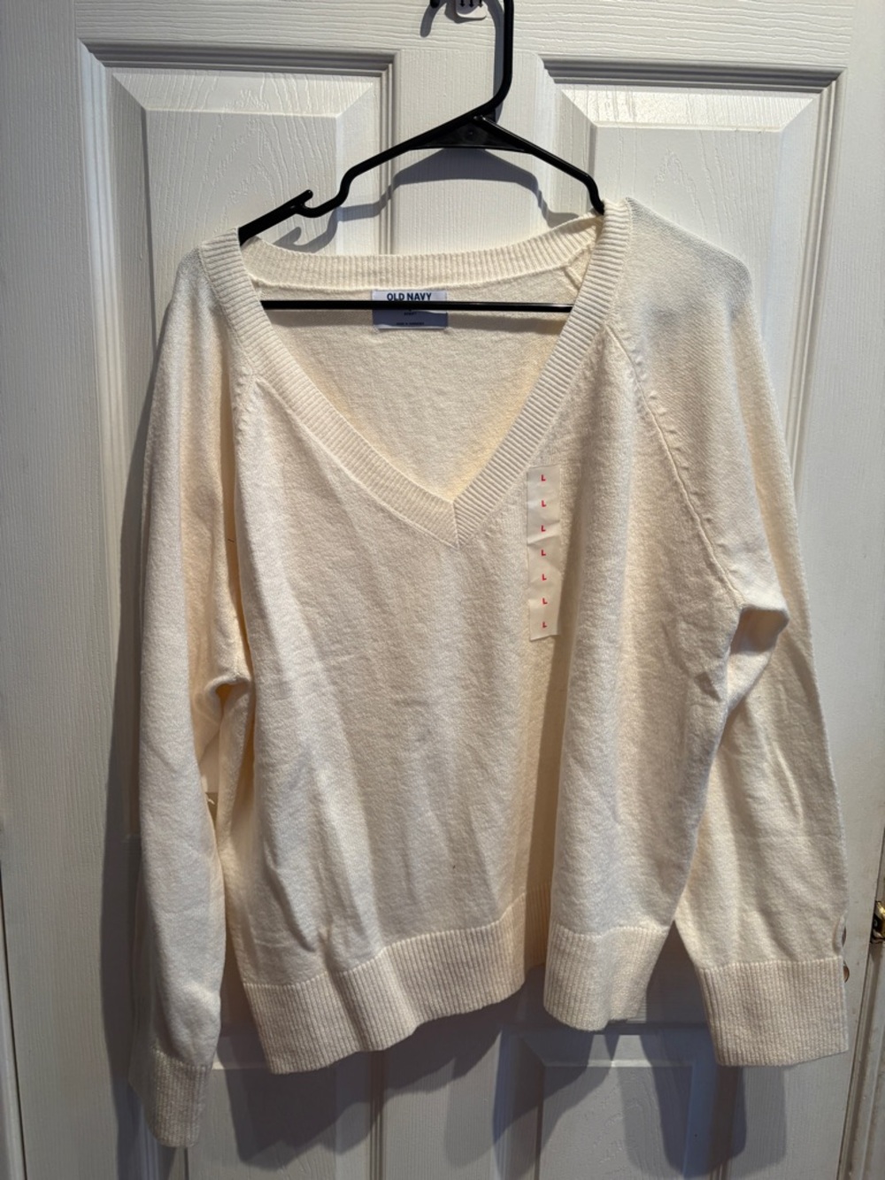 Old Navy SoSoft Ivory V-Neck Sweater - Women's